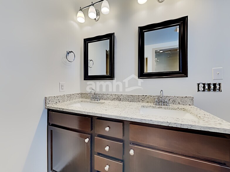 Building Photo - 355 Dunlin Dr