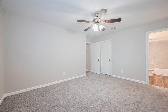 Building Photo - 9003 Chateau Forest Dr
