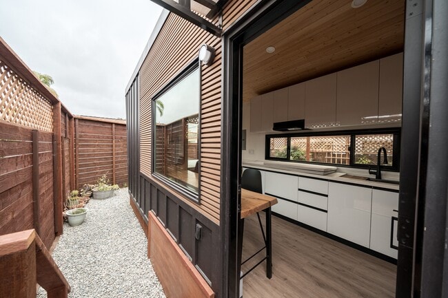 Building Photo - 3330 Nile St