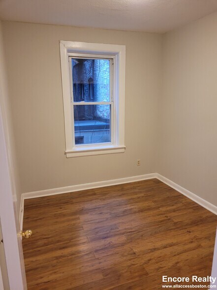 Building Photo - 145 Endicott St