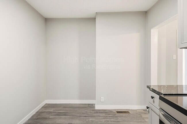 Building Photo - 5225 Central Ave