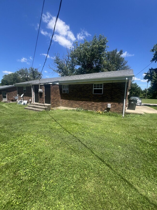Building Photo - 230 Markham Dr