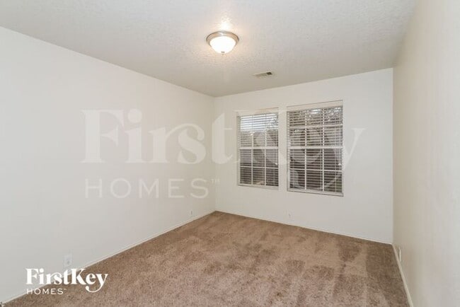Building Photo - 18922 Sandelford Dr