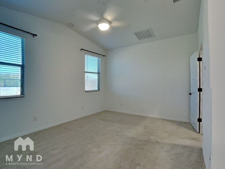 Building Photo - 28312 N 132nd Dr