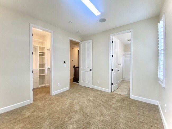 Building Photo - Dazzling 5-bedroom home in Fremont – Ardenwood Neighborhood!