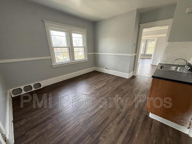 Building Photo - 2155 N 32nd St