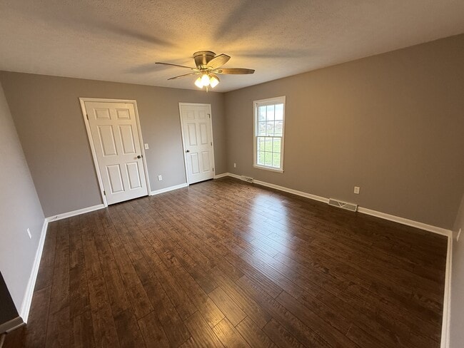 Building Photo - 3333 Tanner Rd