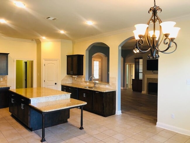 Building Photo - $250 OFF MOVE IN SPECIAL-TURTLE CREEK-GATED-BENTON-BEAUTIFUL HOME-NEAR CYPRESS BLACK BAYOU