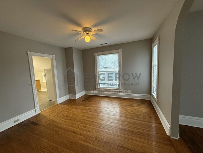 Building Photo - 725 Prospect Ave SE