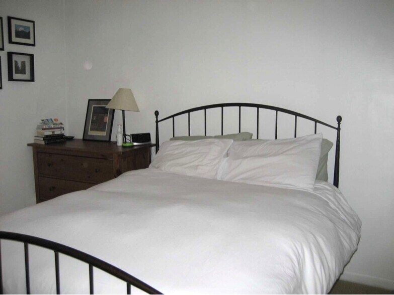 Building Photo - 2012 O St NW