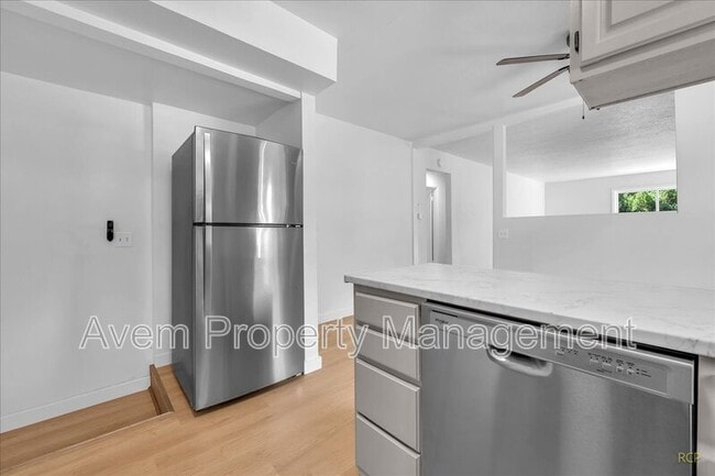 Building Photo - 9710 S Corbett Ln