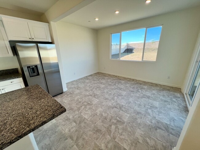 Building Photo - 5 Bedroom home with FULL MOTHER IN LAW SUITE and MASSIVE backyard