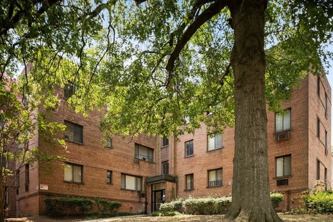 Building Photo - 2025 Move-In Special – $200 Off First Mont...