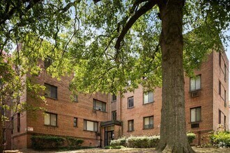 Building Photo - Affordable 2-Bedroom Apartment in Southwes...