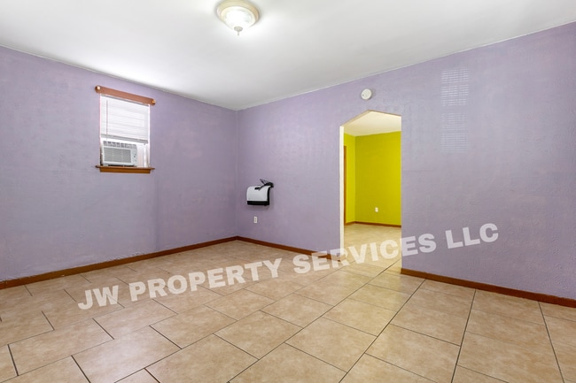 Building Photo - 2633 Governor Nicholls St