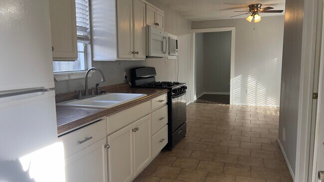 Building Photo - 2714 29th St