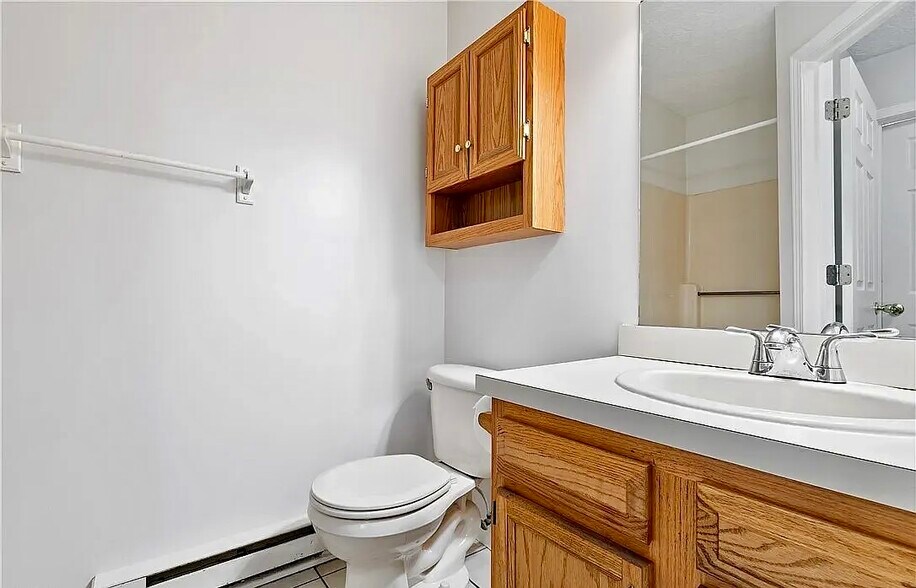 Building Photo - 2012 Rolling Meadows Ln