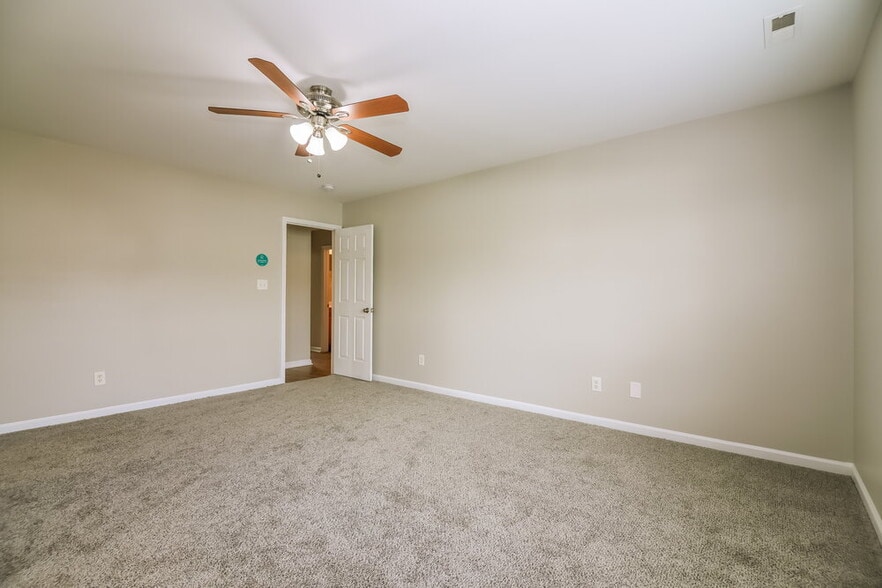 Building Photo - 1250 Braemar Highland Dr