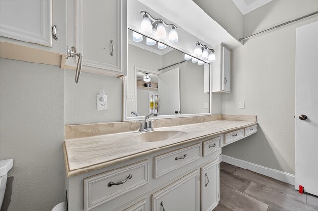 Building Photo - 4426 Basswood Ln