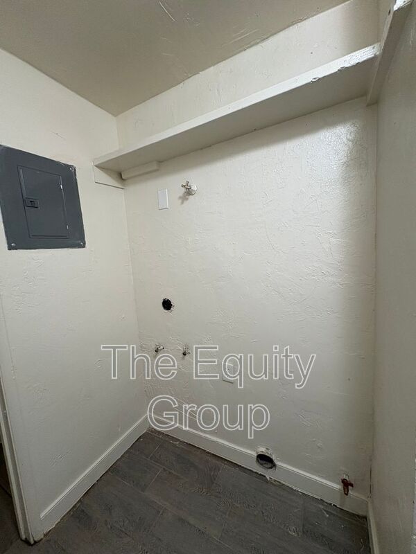 Building Photo - 340 S Blackstone St