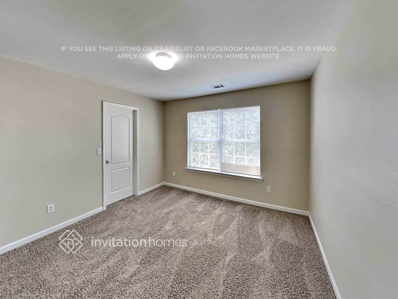 Building Photo - 235 Lakeside Point