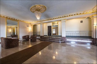 Building Photo - 372 S Highland Ave