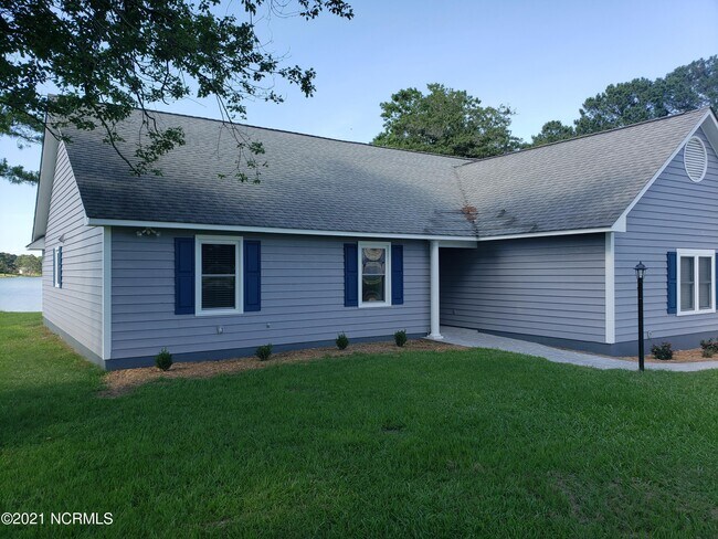Building Photo - 133 Kelso Rd
