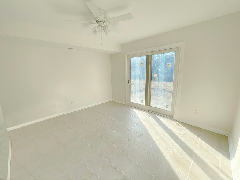 Building Photo - 7104 Orchard Ct