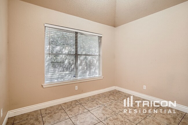 Building Photo - 6209 Meadowmere Ln