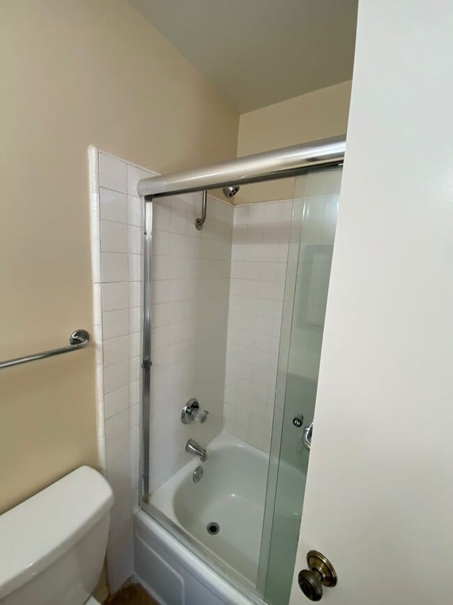 Building Photo - Affordable 2 bedroom townhouse - Simi Valley