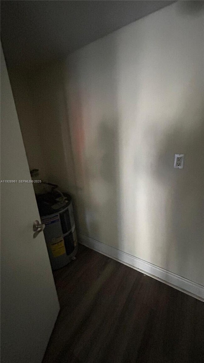 Building Photo - 5686 Rock Island Rd