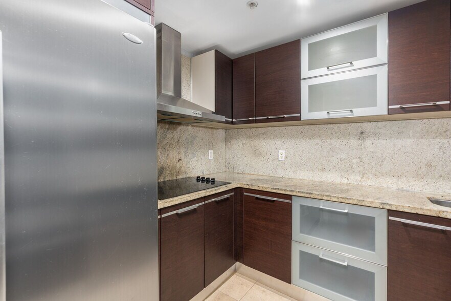 Building Photo - 50 Menores Ave