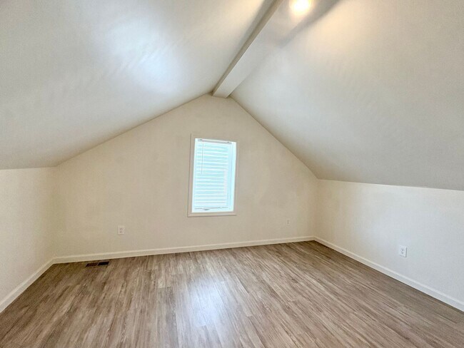 Building Photo - 518 E Cumberland St