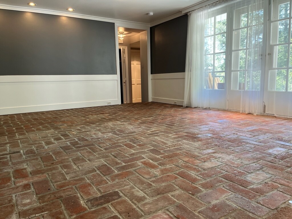 Living Rm looking toward foyer - 2 River Rd