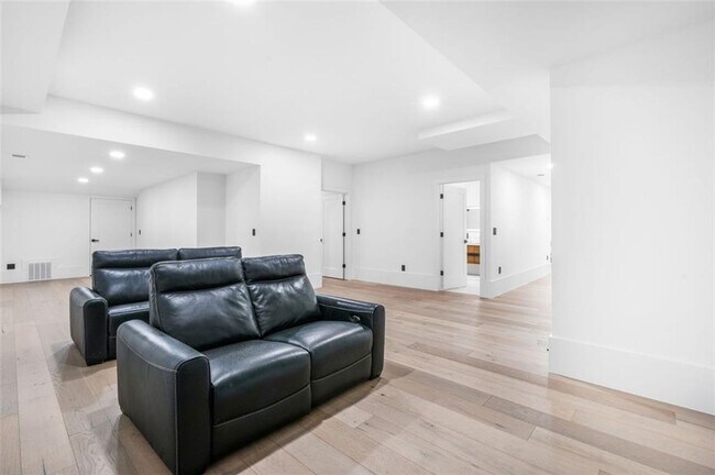 Building Photo - 507 Karen Ln