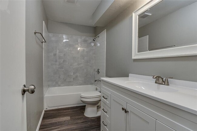 Building Photo - 3916 SE 46th St