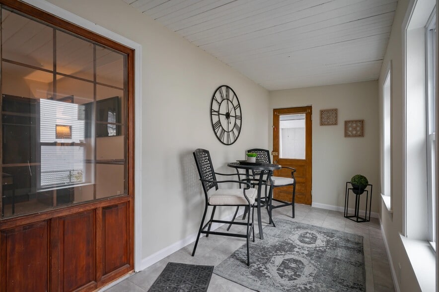 Building Photo - 459 Central St