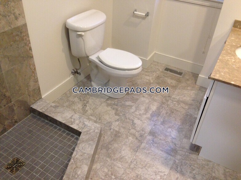 Building Photo - 110 Second St