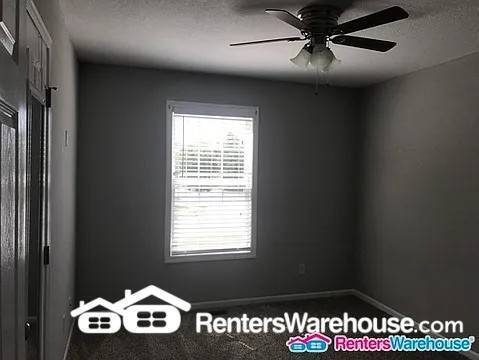 Building Photo - 4 Bed 3 Bath Home For Rent In Olathe!
