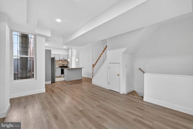 Building Photo - 2409 18th St NW