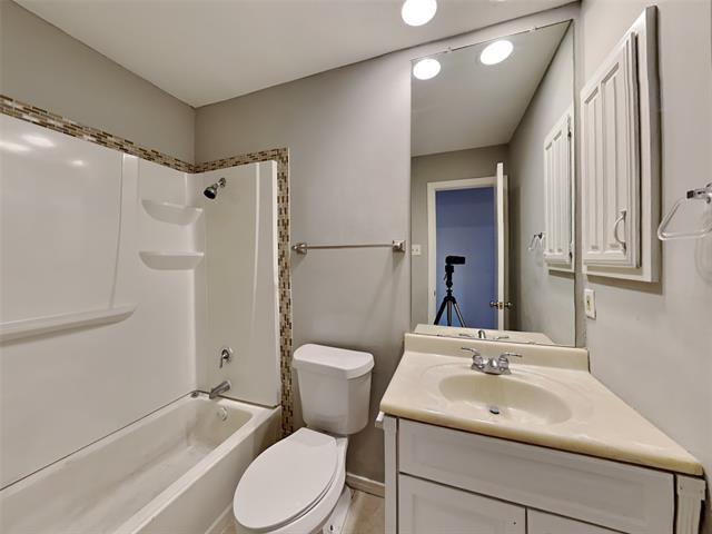 Building Photo - 1654 Belltower Dr