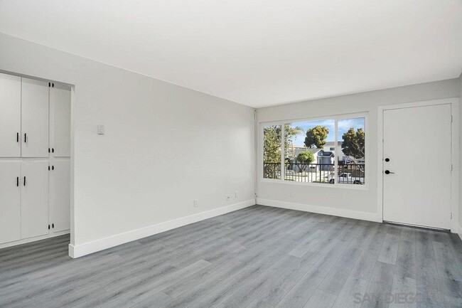 Building Photo - 1642 C Ave
