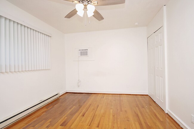 Building Photo - Dog-Friendly Duplex Near Shops at Stonefield