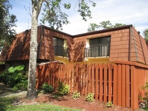 Building Photo - Parkwoods 12364-2