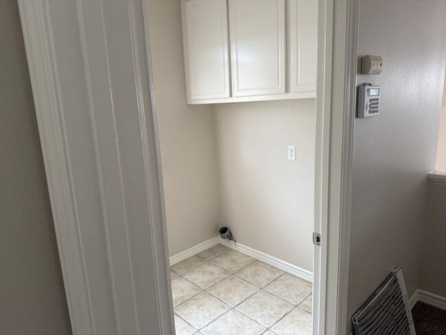 Building Photo - Updated home near Sycamore Canyon available for lease