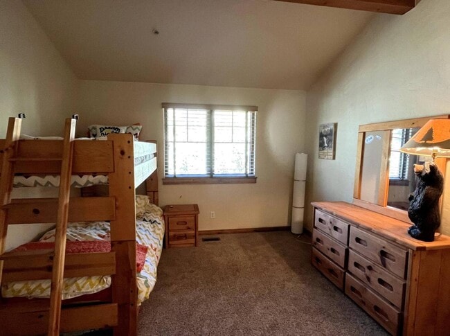Building Photo - 970 Bear Trail