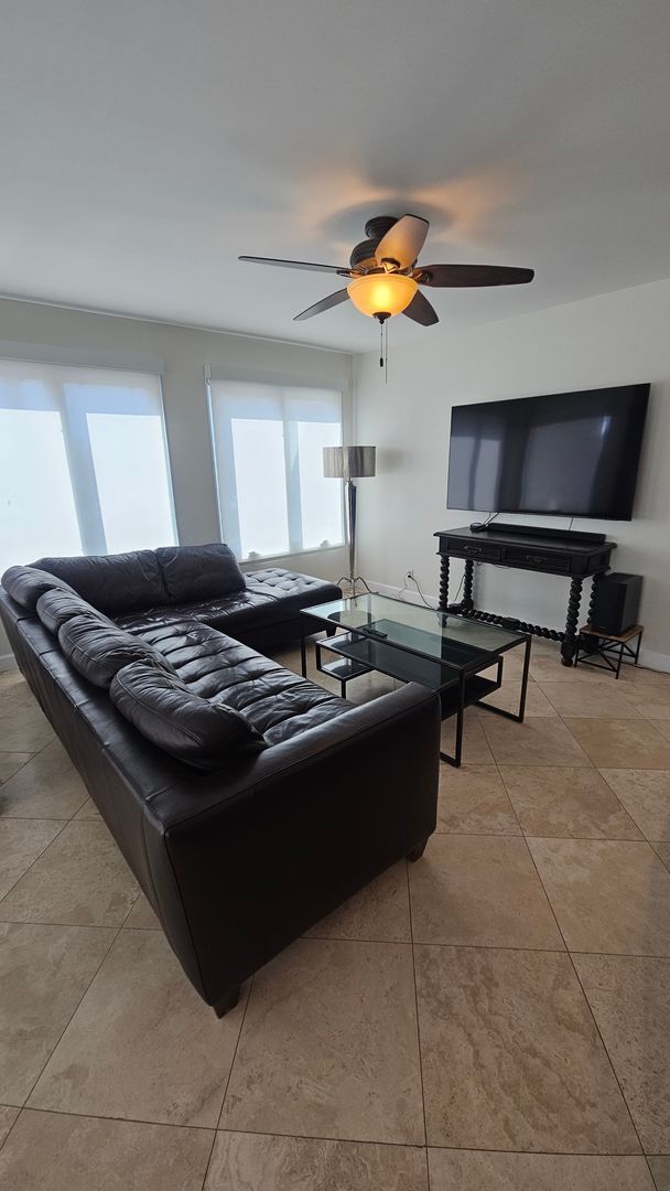 Building Photo - VALLECITOS - LUXURIOUS BEACHFRONT CONDO AT LA JOLLA SHORES, STEPS FROM THE SAND!