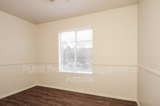 Building Photo - 3526 W Questa Dr