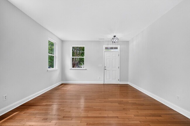 Building Photo - 4007 Jockey Club Circle