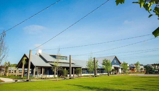 Building Photo - 607 Southview Ln